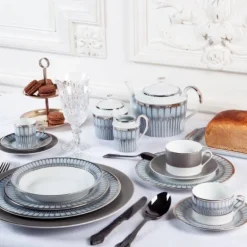 Arcades Platinum Dinnerware