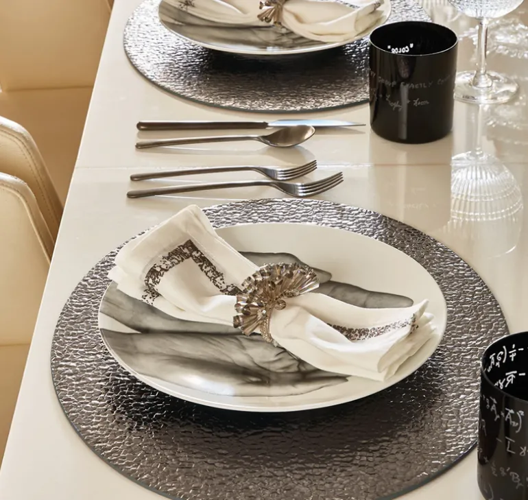 Impression White & Gunmetal Napkin Set of 4