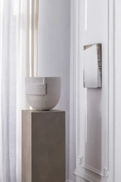 Incisia Forma White Vase
