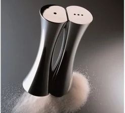 Kissing Salt & Pepper Shakers