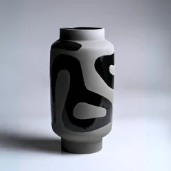 Lava Vase Black