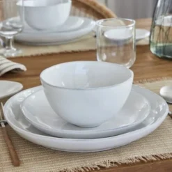 Livia Dinnerware White