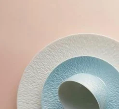 Mineral Irise Dinnerware Sky Blue