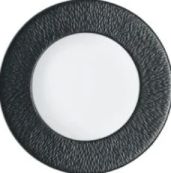 Mineral Irise Dinnerware Black