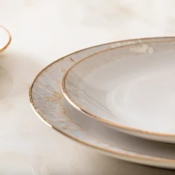 Taormina Dinnerware White & Gold