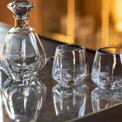 Vintner Wine Decanter With Marble Stopper